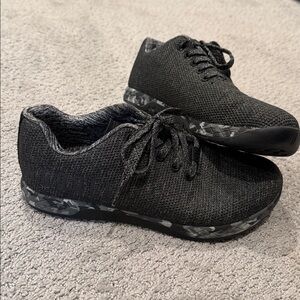 NOBULL Sneakers - Women’s Size 9 / Men Size 7.5